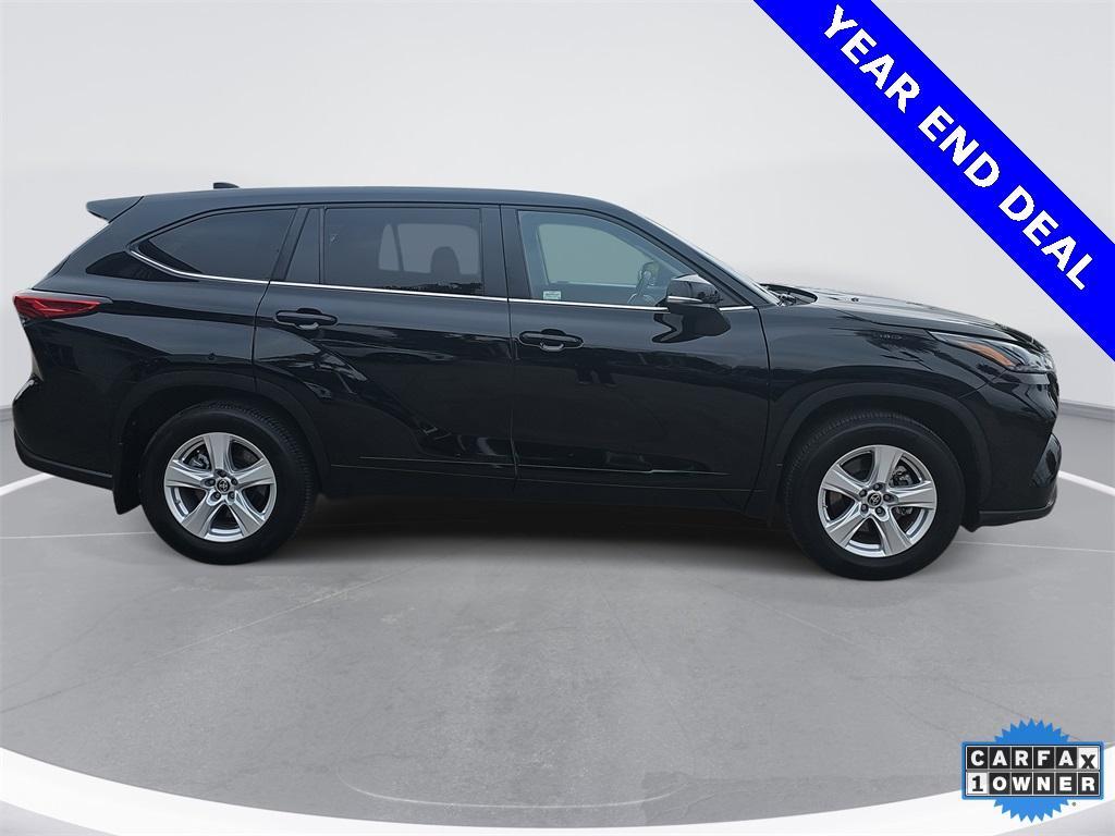 used 2023 Toyota Highlander car, priced at $33,490