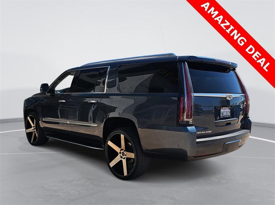 used 2020 Cadillac Escalade ESV car, priced at $35,988