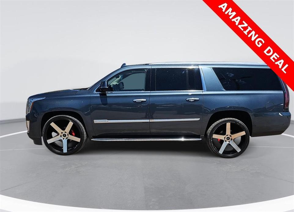 used 2020 Cadillac Escalade ESV car, priced at $35,988