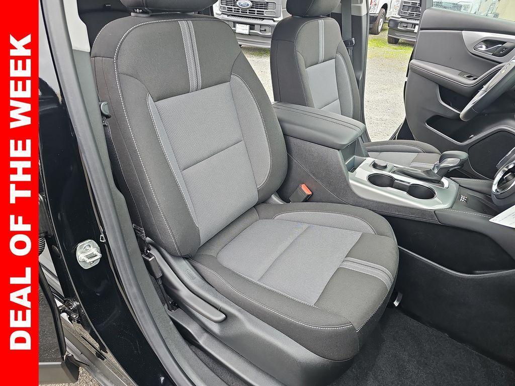 new 2025 Chevrolet Blazer car, priced at $32,888