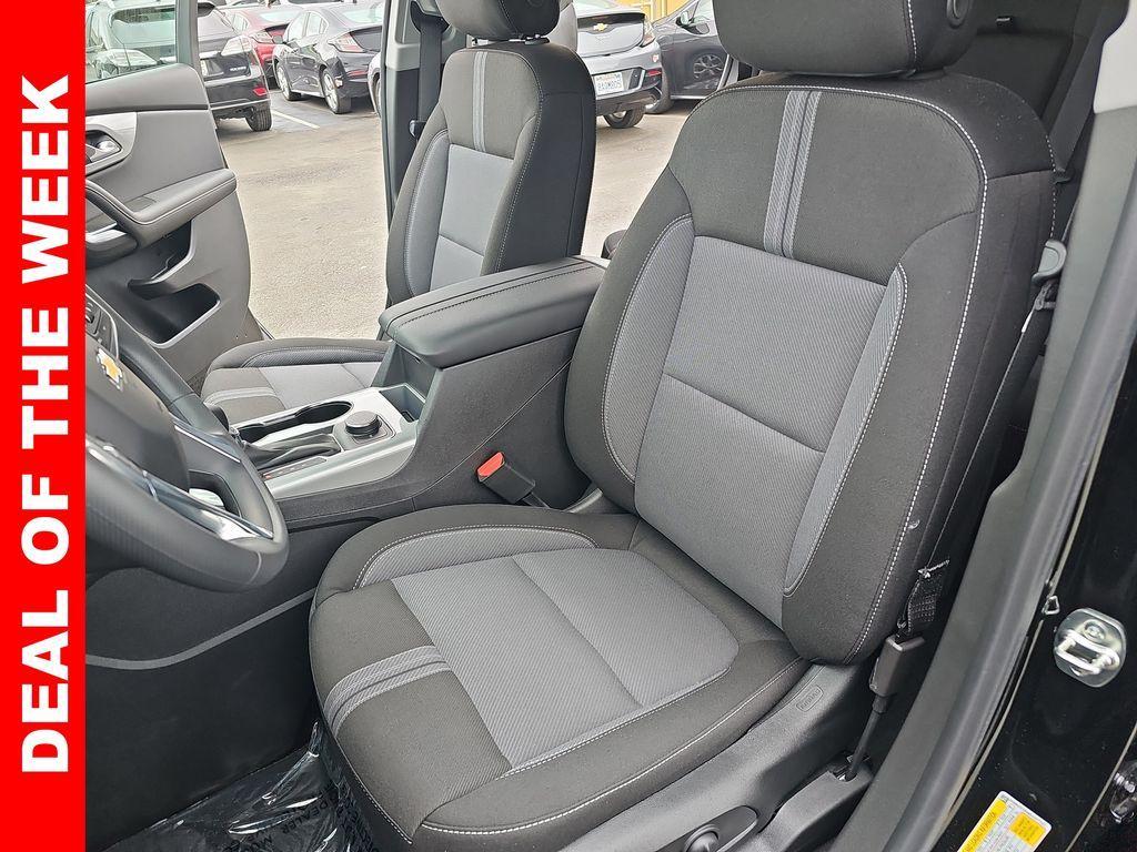 new 2025 Chevrolet Blazer car, priced at $32,888