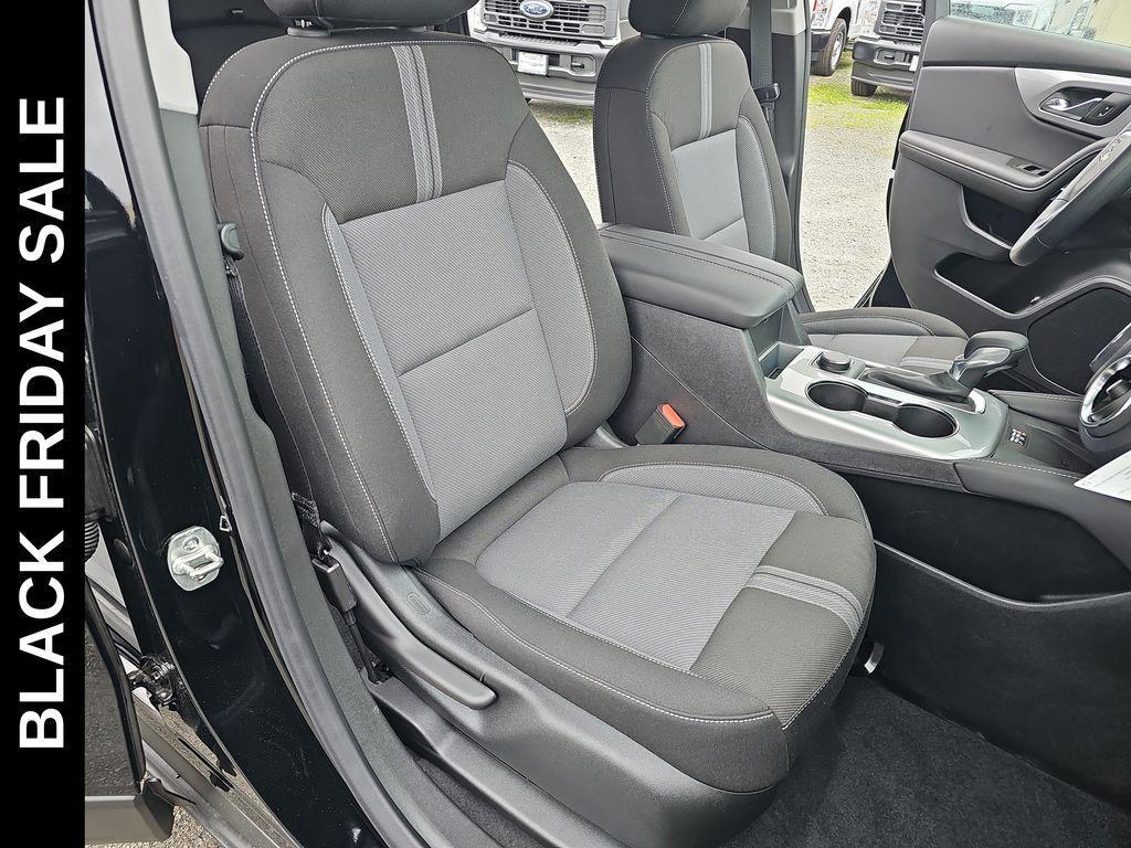 new 2025 Chevrolet Blazer car, priced at $32,495
