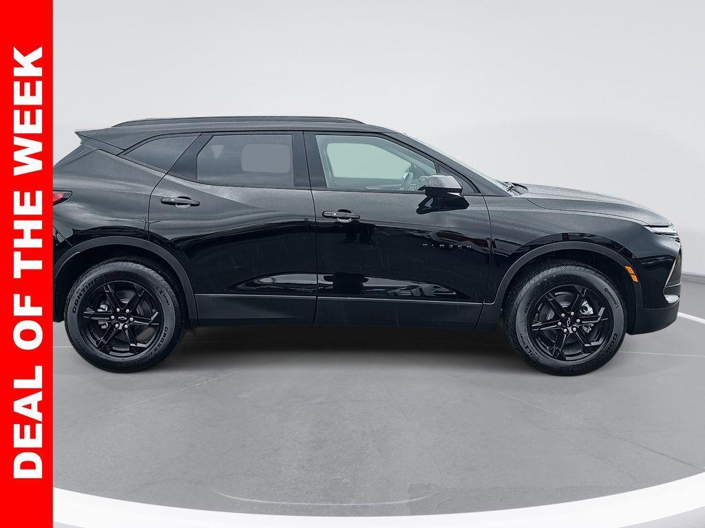 new 2025 Chevrolet Blazer car, priced at $32,888