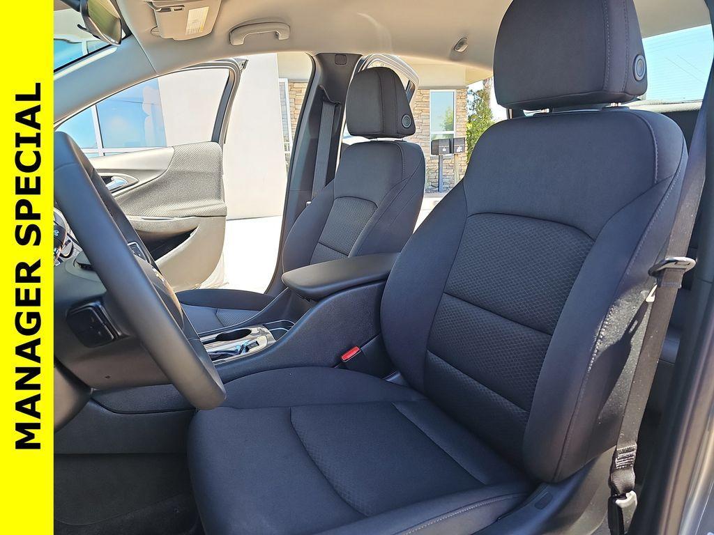new 2025 Chevrolet Malibu car, priced at $25,410