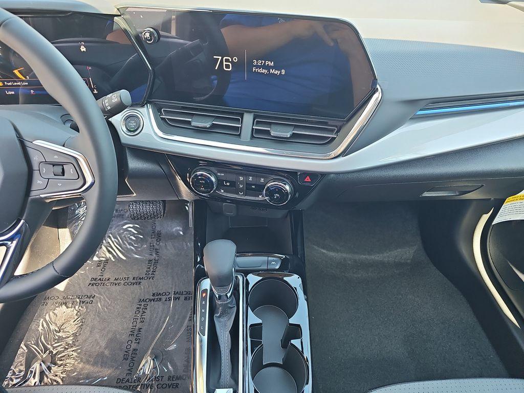 new 2025 Chevrolet Trax car