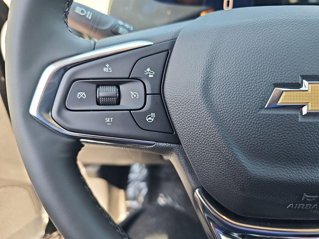 new 2025 Chevrolet Trax car
