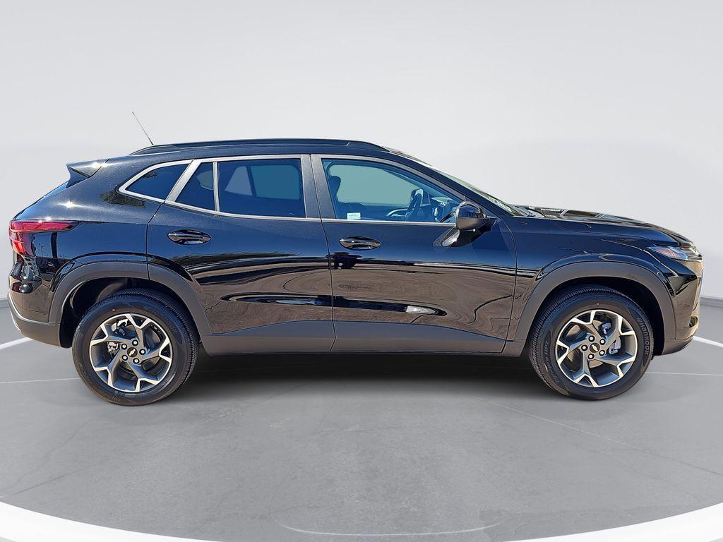 new 2025 Chevrolet Trax car