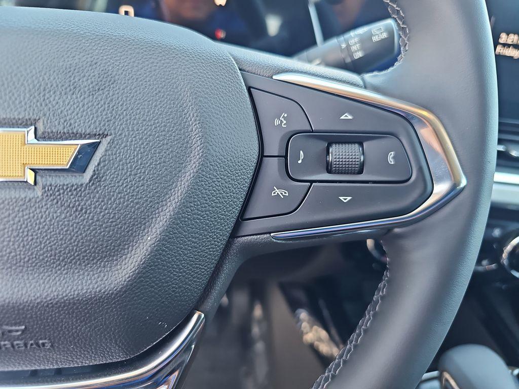 new 2025 Chevrolet Trax car