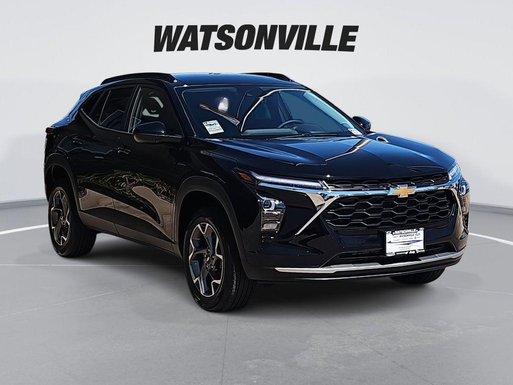 new 2025 Chevrolet Trax car