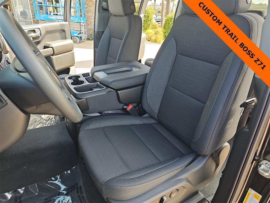 new 2025 Chevrolet Silverado 1500 car, priced at $48,613