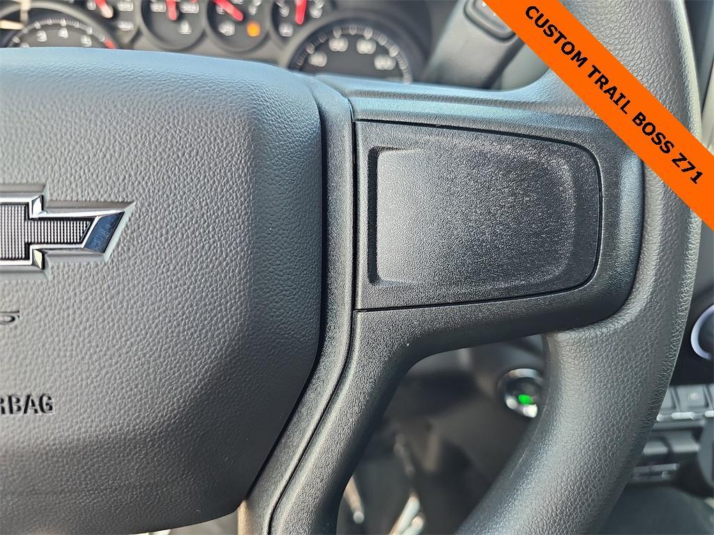 new 2025 Chevrolet Silverado 1500 car, priced at $48,613