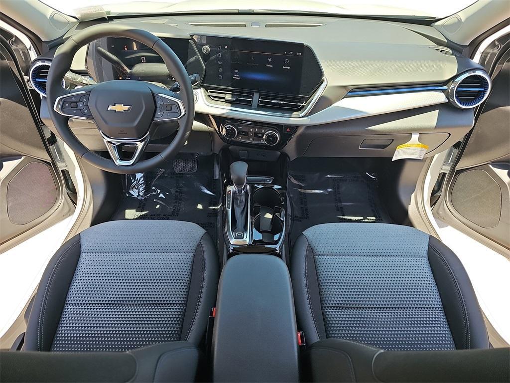new 2025 Chevrolet Trax car, priced at $26,084