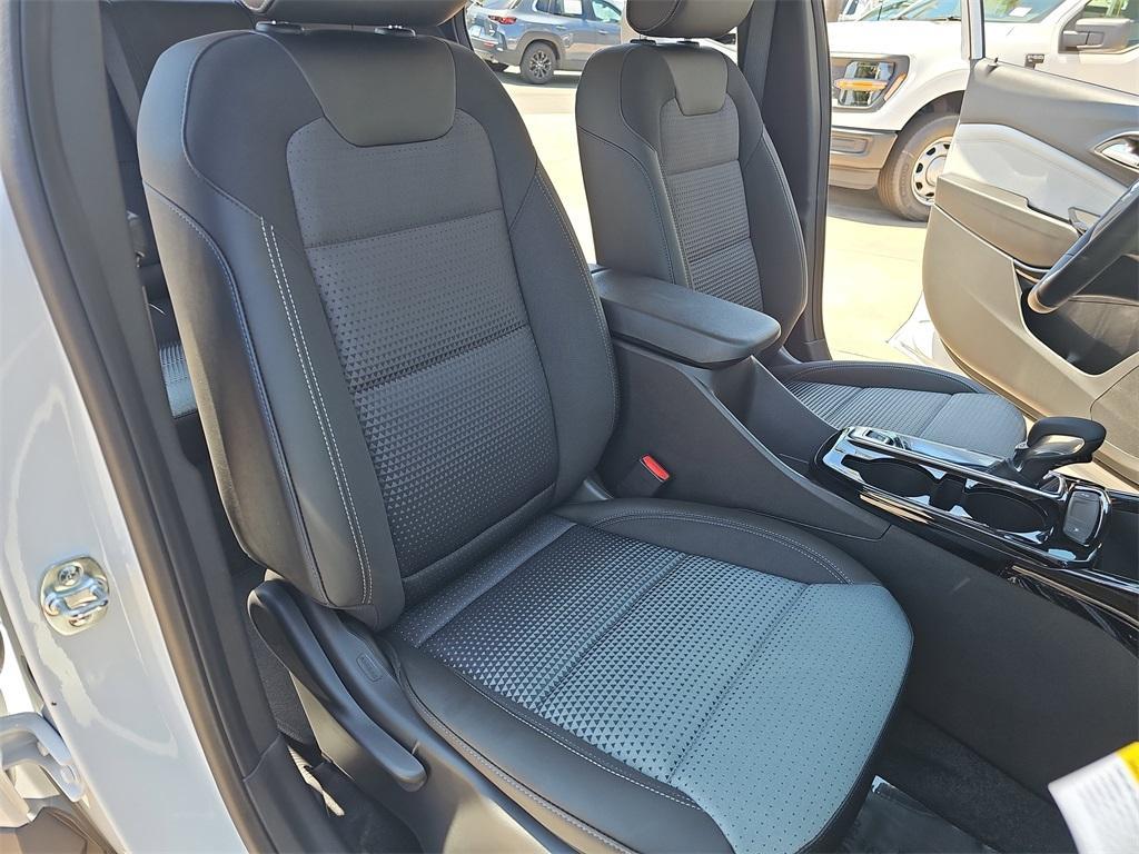 new 2025 Chevrolet Trax car, priced at $26,084