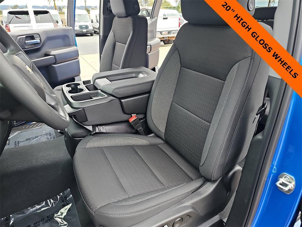 new 2025 Chevrolet Silverado 1500 car, priced at $43,556