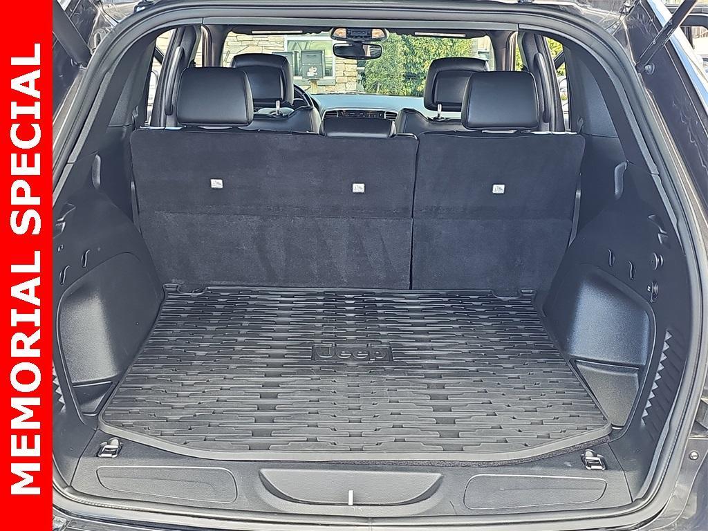 used 2021 Jeep Grand Cherokee car, priced at $27,615