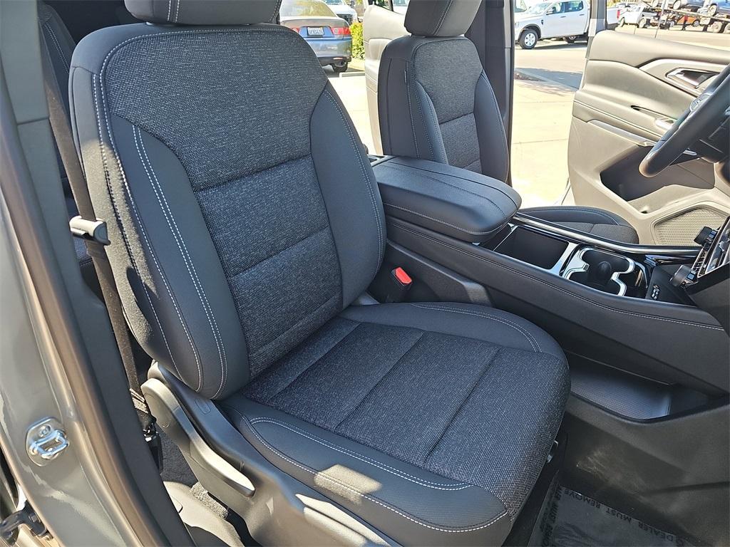 new 2025 Chevrolet Traverse car, priced at $45,445