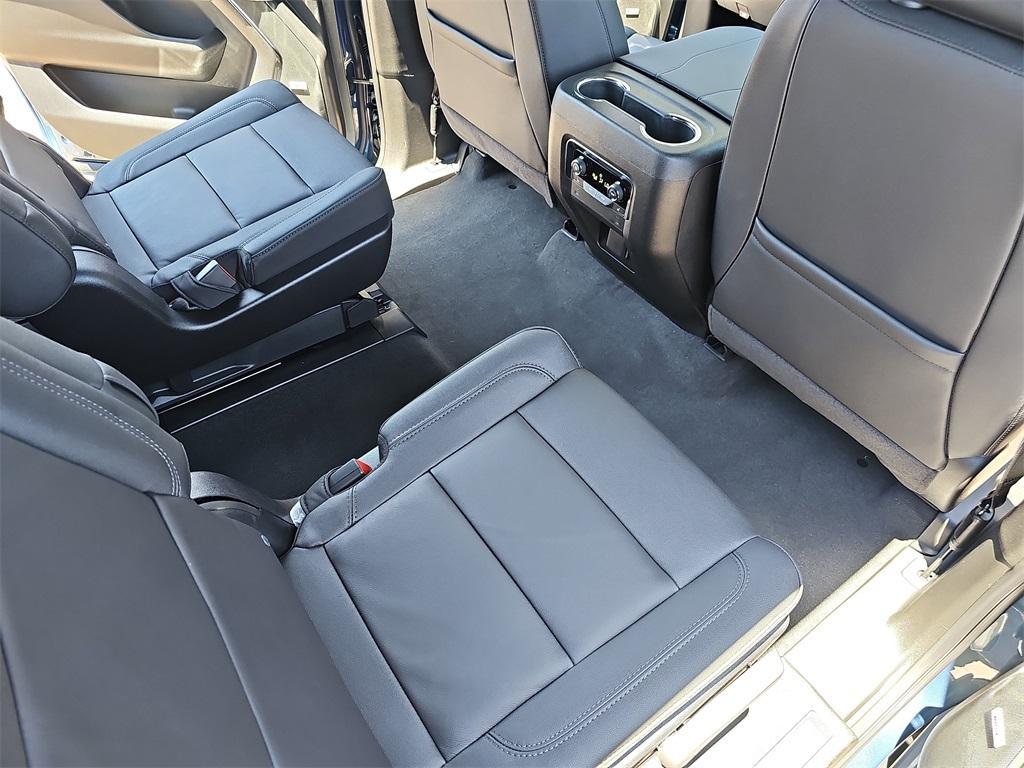 new 2025 Chevrolet Suburban car, priced at $75,030