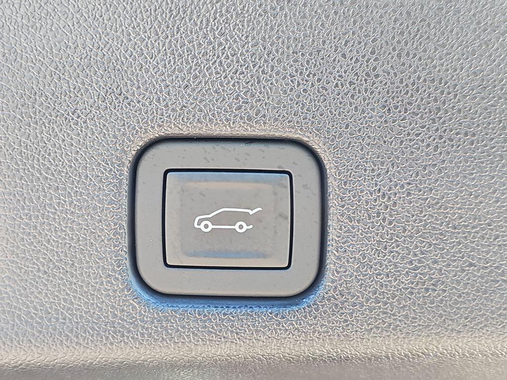 new 2025 Chevrolet Traverse car, priced at $44,988
