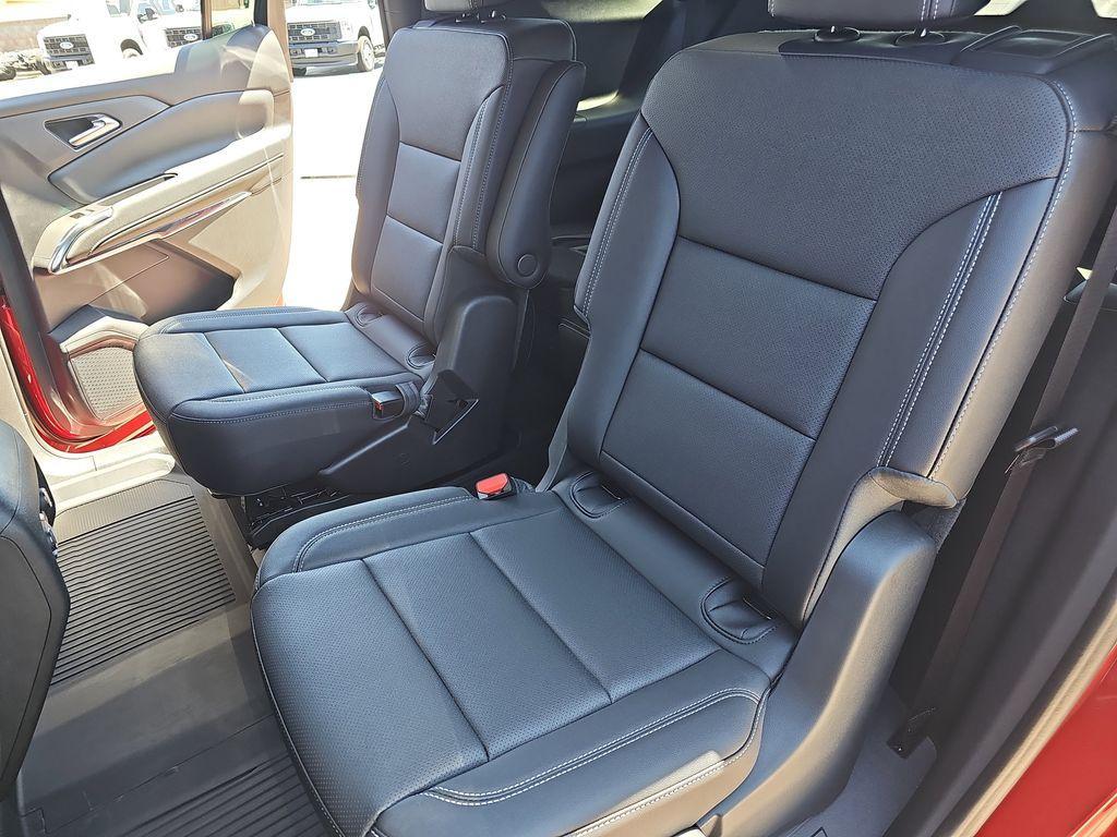 new 2025 Chevrolet Traverse car, priced at $44,988