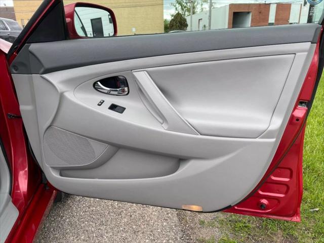 used 2007 Toyota Camry Hybrid car, priced at $7,880