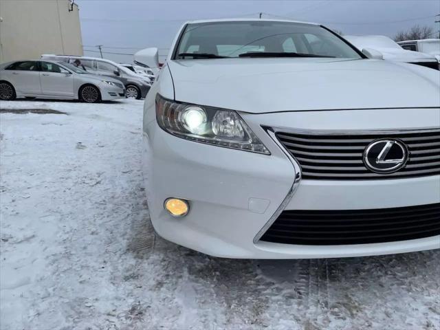 used 2013 Lexus ES 350 car, priced at $16,880