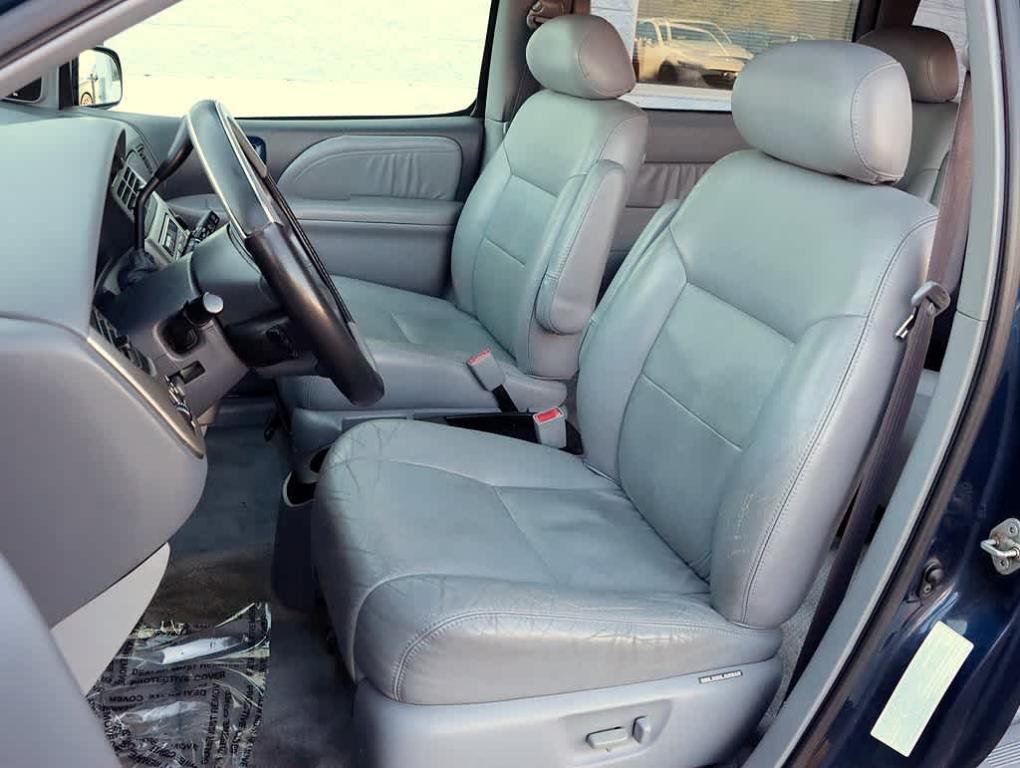 used 2002 Toyota Sienna car, priced at $4,480