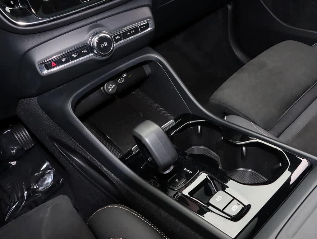 used 2023 Volvo XC40 car, priced at $24,606