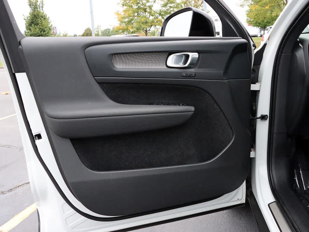 used 2023 Volvo XC40 car, priced at $24,606