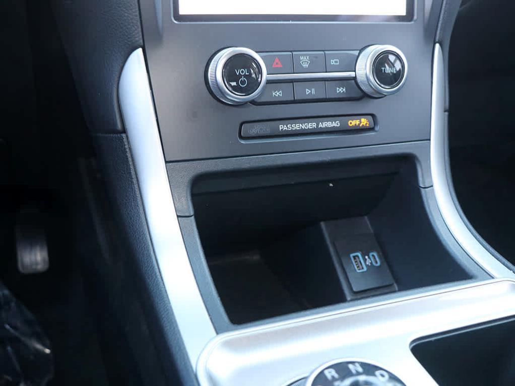 used 2024 Ford Edge car, priced at $26,829