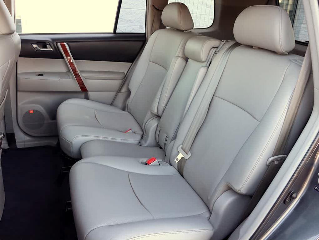 used 2013 Toyota Highlander car, priced at $11,568