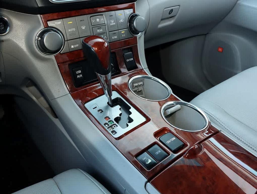 used 2013 Toyota Highlander car, priced at $11,568