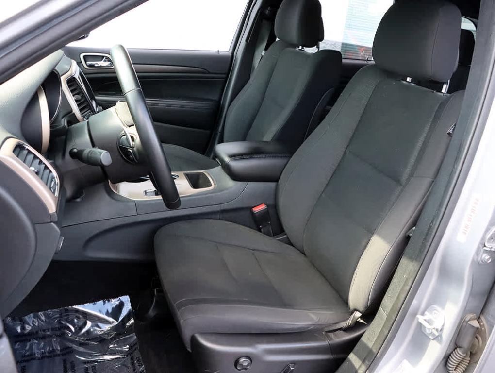 used 2015 Jeep Grand Cherokee car, priced at $13,774
