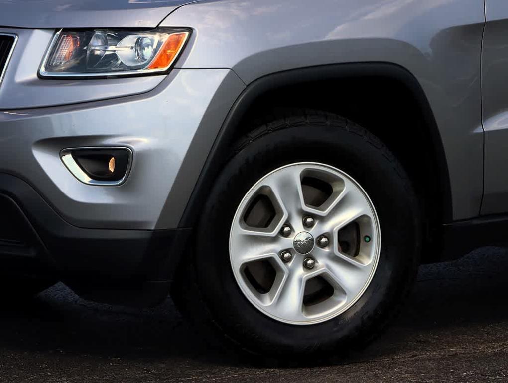 used 2015 Jeep Grand Cherokee car, priced at $13,774