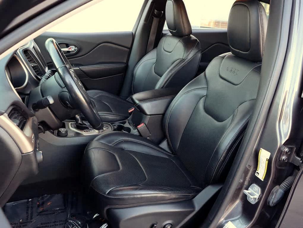 used 2015 Jeep Cherokee car, priced at $5,501