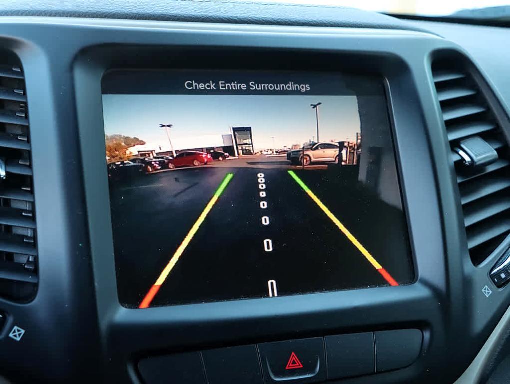 used 2015 Jeep Cherokee car, priced at $5,501