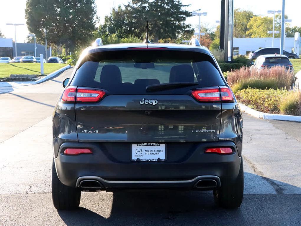 used 2015 Jeep Cherokee car, priced at $5,501