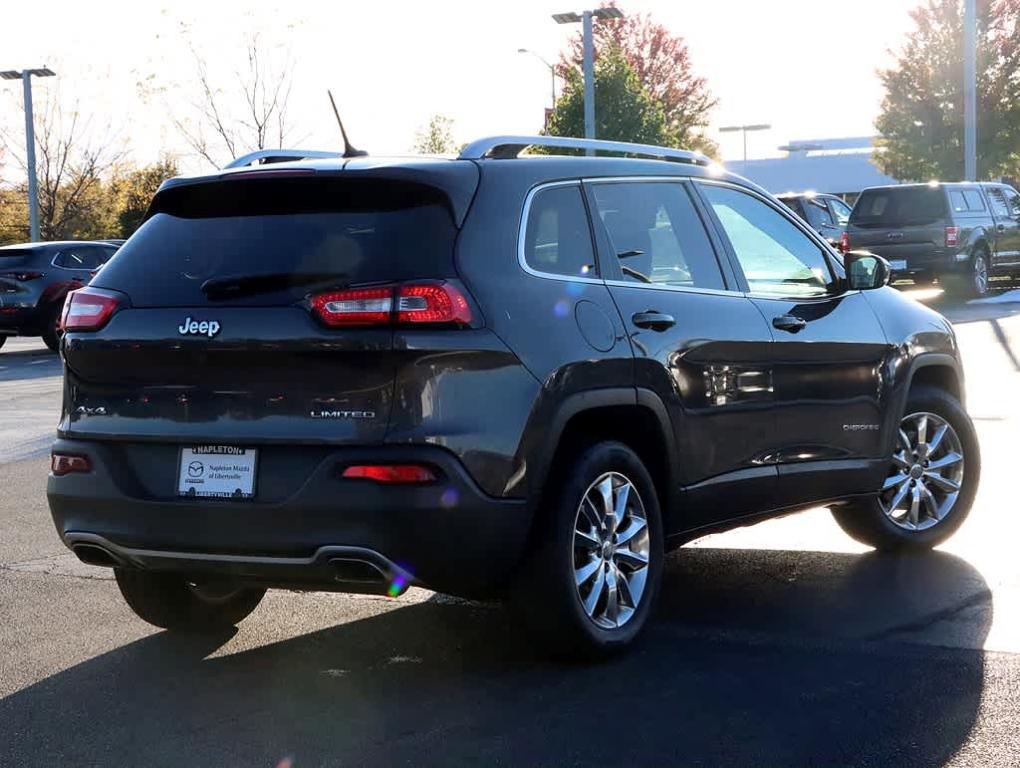 used 2015 Jeep Cherokee car, priced at $5,501