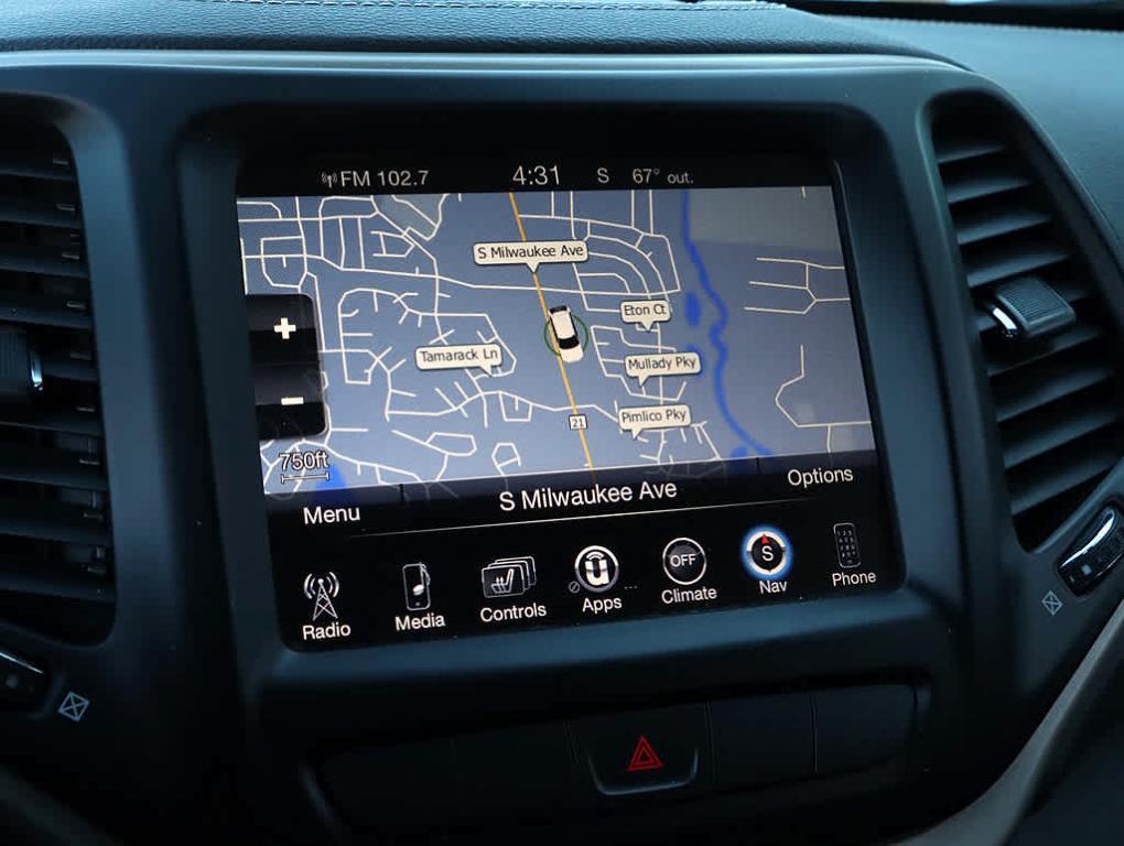 used 2015 Jeep Cherokee car, priced at $5,501