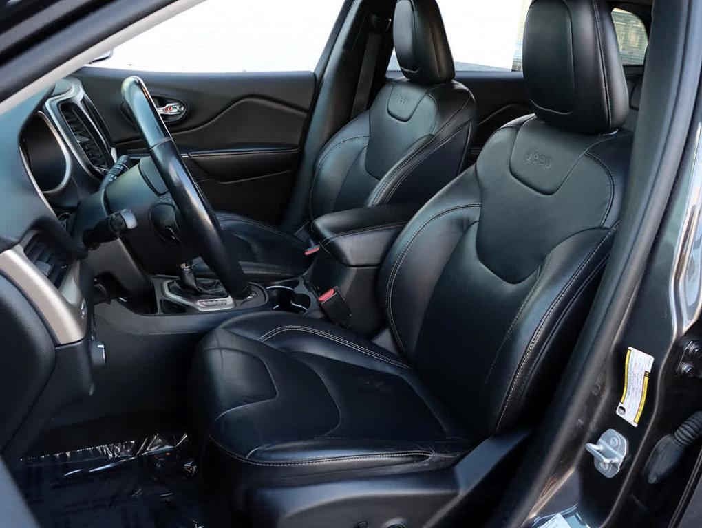used 2016 Jeep Cherokee car, priced at $10,987