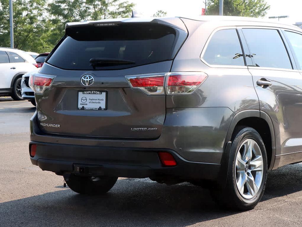 used 2016 Toyota Highlander car, priced at $19,362