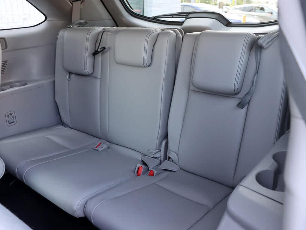 used 2016 Toyota Highlander car, priced at $19,362