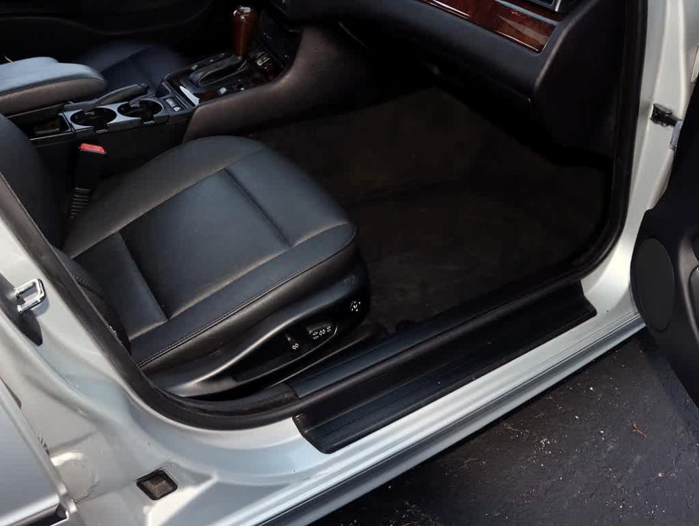 used 2005 BMW 325 car, priced at $3,300