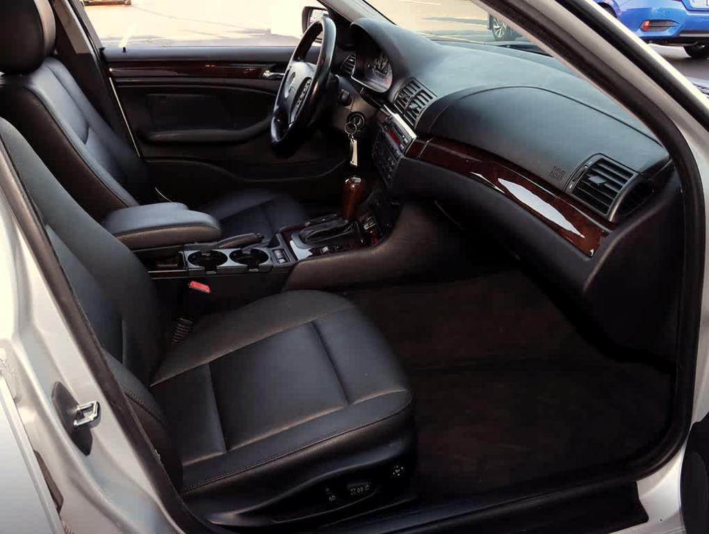 used 2005 BMW 325 car, priced at $3,300