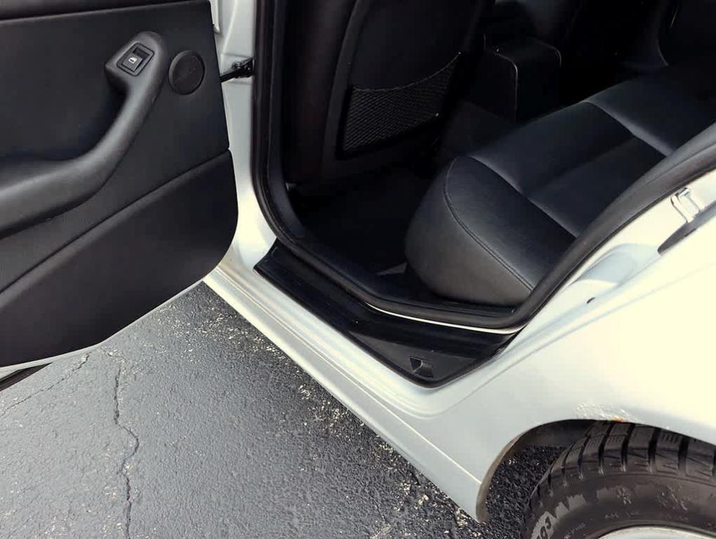 used 2005 BMW 325 car, priced at $3,300