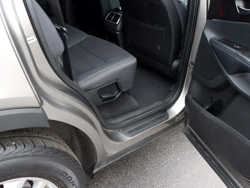used 2016 Kia Sorento car, priced at $7,987