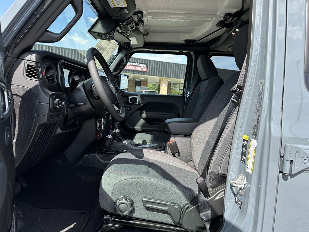 new 2025 Jeep Gladiator car, priced at $48,096