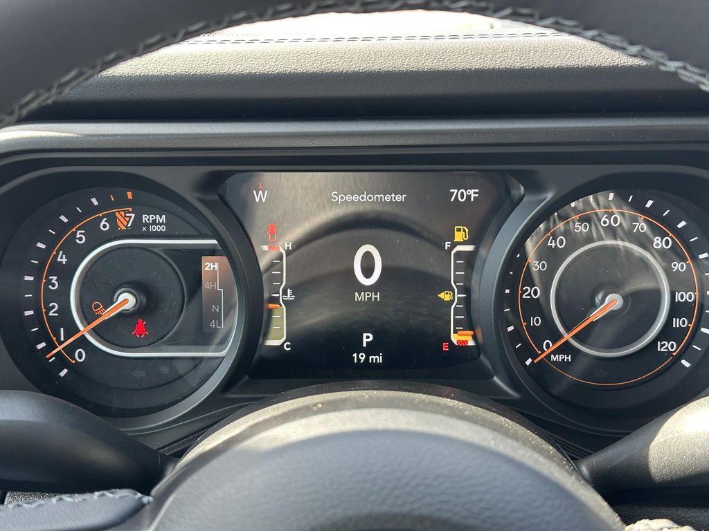 new 2025 Jeep Gladiator car, priced at $48,096