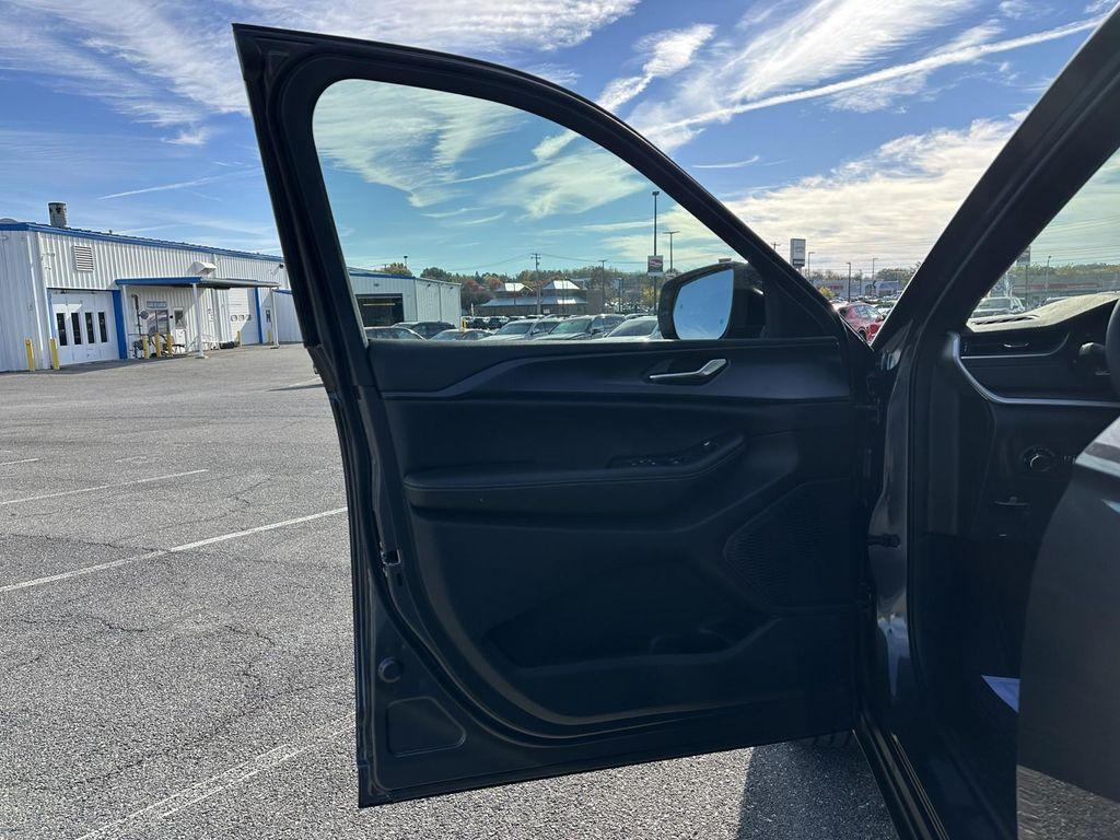 new 2025 Jeep Grand Cherokee car, priced at $40,838