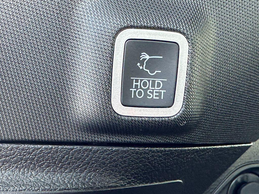 new 2025 Jeep Grand Cherokee car, priced at $40,838