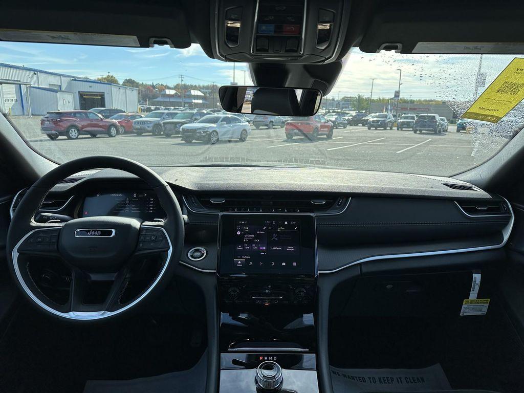 new 2025 Jeep Grand Cherokee car, priced at $40,838